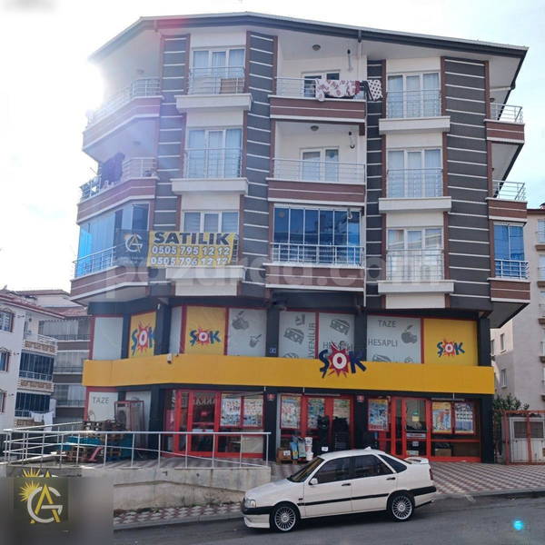 GÜNEŞ EMLAKTAN YÜKSELTEPEDE CADDE ÜZERİ EBANYOLU LÜX 4+1 DAİRE